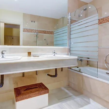 Faro's Fuente Aloha Apartment