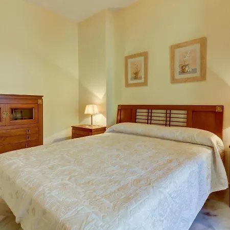 Faro's Fuente Aloha Apartment *